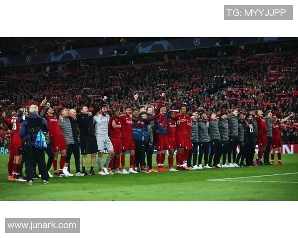 中超热刺大胜巴萨六比二十大精彩进球瞬间引爆全场热情