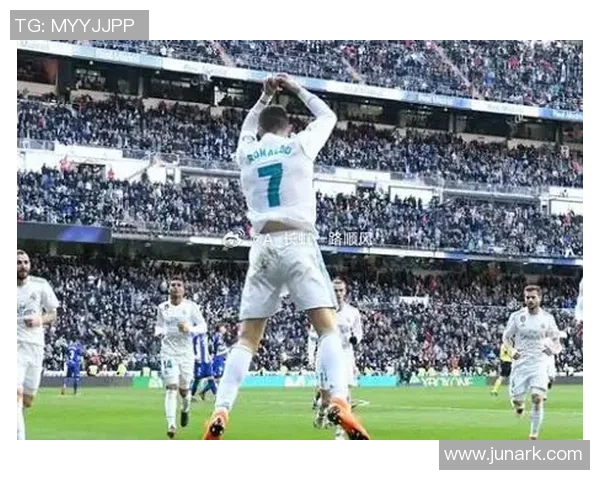 里昂大胜皇马4-0震撼全场赛后点评揭示比赛精彩瞬间