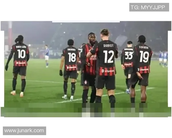 友谊赛尤文图斯与曼联零比零平局帽子戏法瞬间引发全场热议