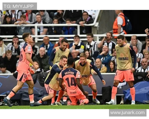 世界杯精彩对决那不勒斯大胜曼城神奇扑救瞬间震撼全场集锦回顾