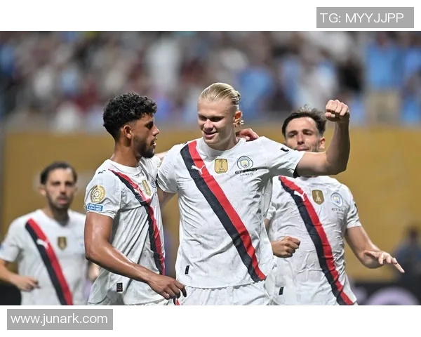 国王杯曼城大胜尤文图斯红牌事件引发全场热议与争议分析