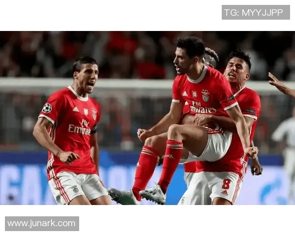 英超精彩对决本菲卡大胜皇马帽子戏法引爆全场激情