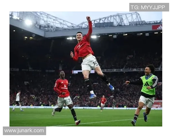 欧冠激战曼联与波尔图交锋终场平局十大精彩进球回顾